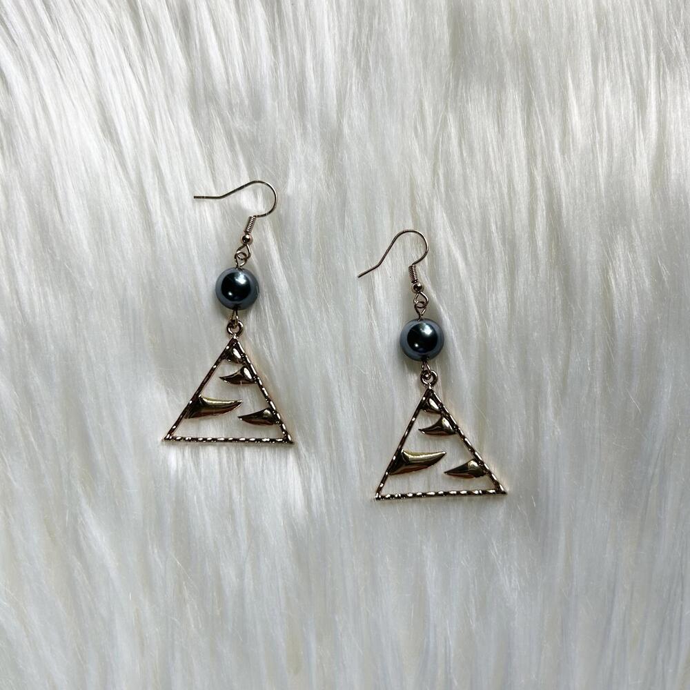 Hawaiian Coat Tribal Triangle Tahitian Pearl Bead Dangle Drop Earrings
